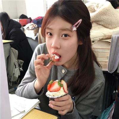 早餐时女歌迷快闪